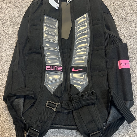 Nike Elite Pro Hoops Backpack 32L Limited Edition Breast Cancer - Picture 3 of 4